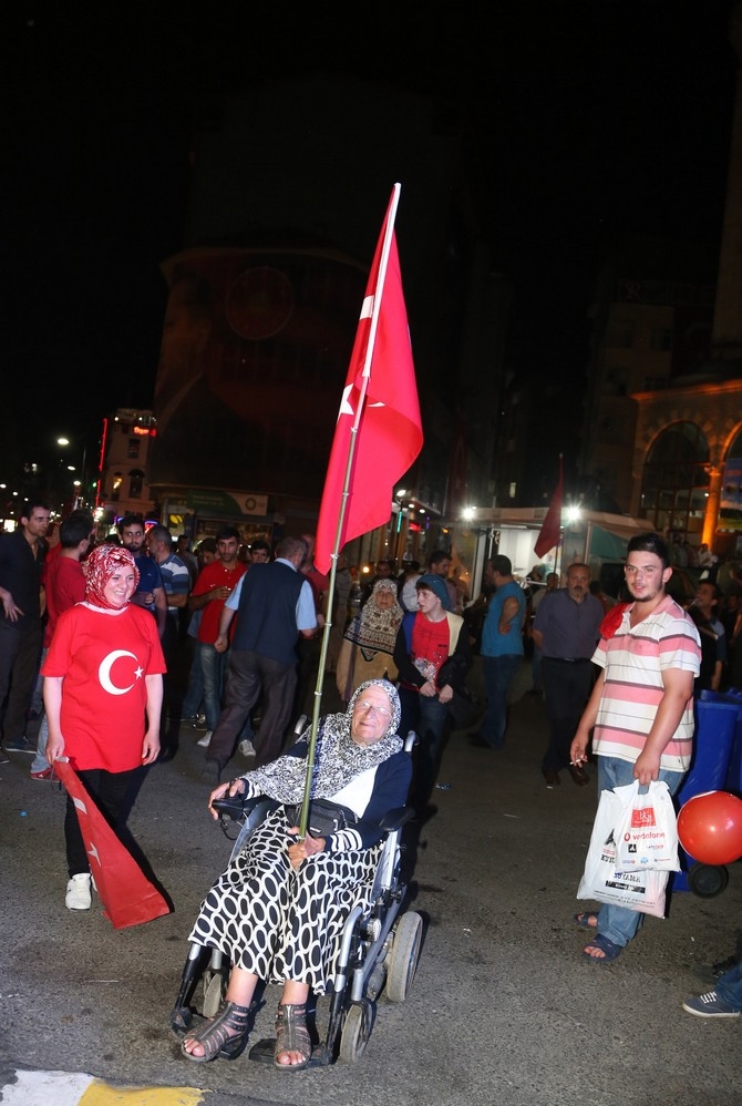 Rize'de Yağmurun Demokrasi Nöbetçileri 28