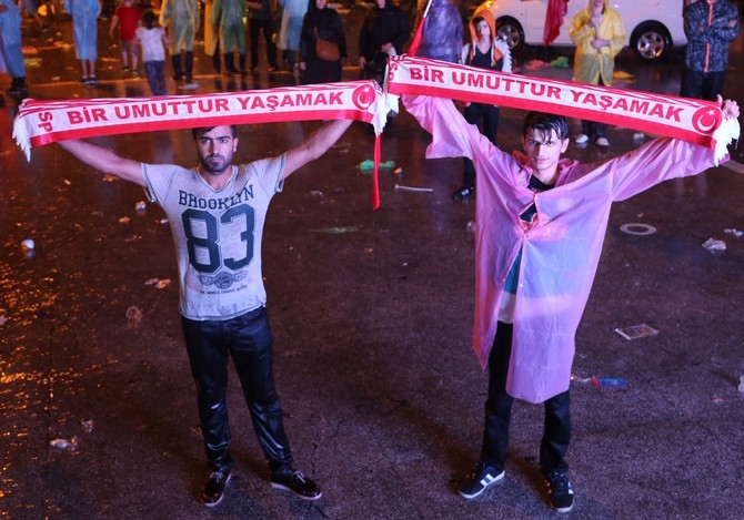 Rize'de Yağmurun Demokrasi Nöbetçileri 34