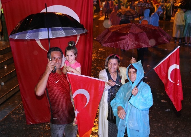 Rize'de Yağmurun Demokrasi Nöbetçileri 35