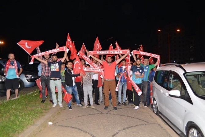 Rize'de Yağmurun Demokrasi Nöbetçileri 4
