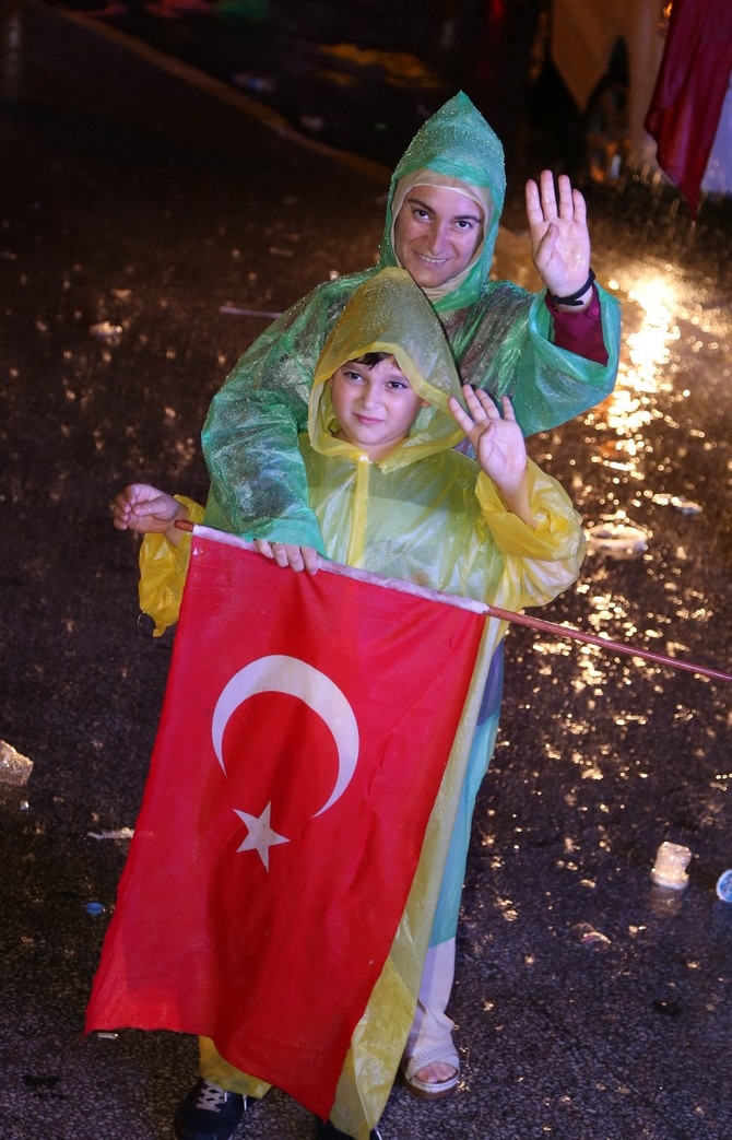 Rize'de Yağmurun Demokrasi Nöbetçileri 40