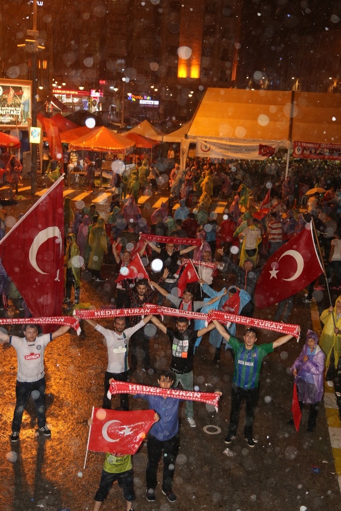Rize'de Yağmurun Demokrasi Nöbetçileri 41