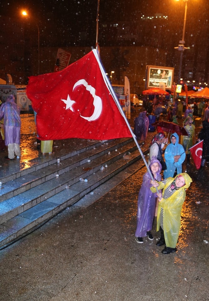Rize'de Yağmurun Demokrasi Nöbetçileri 42