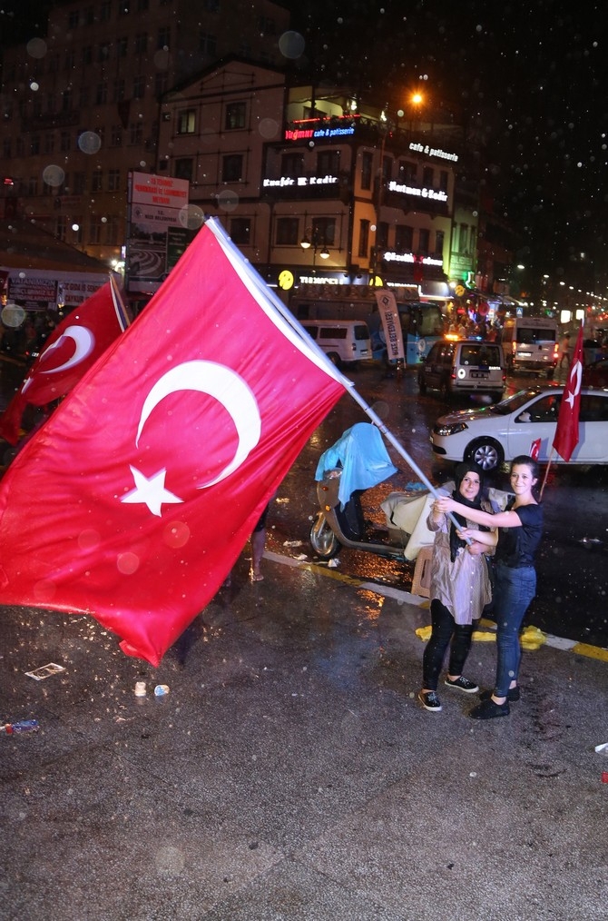 Rize'de Yağmurun Demokrasi Nöbetçileri 43
