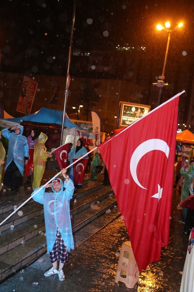 Rize'de Yağmurun Demokrasi Nöbetçileri 44