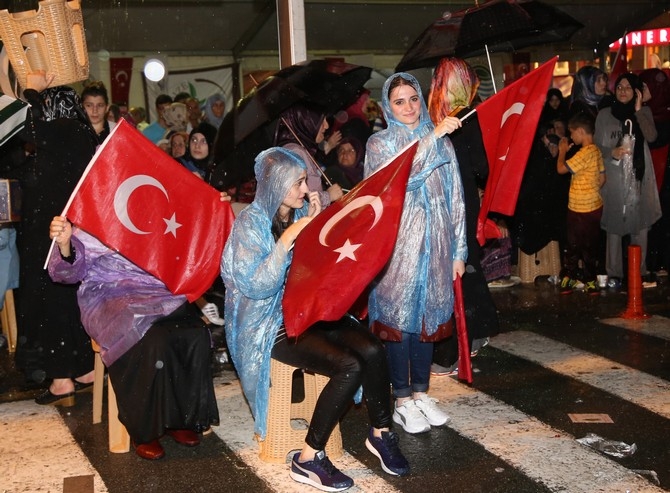 Rize'de Yağmurun Demokrasi Nöbetçileri 5
