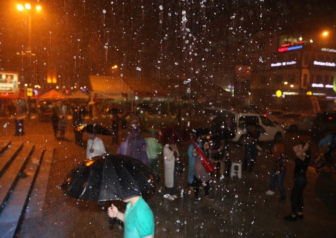 Rize'de Yağmurun Demokrasi Nöbetçileri 50