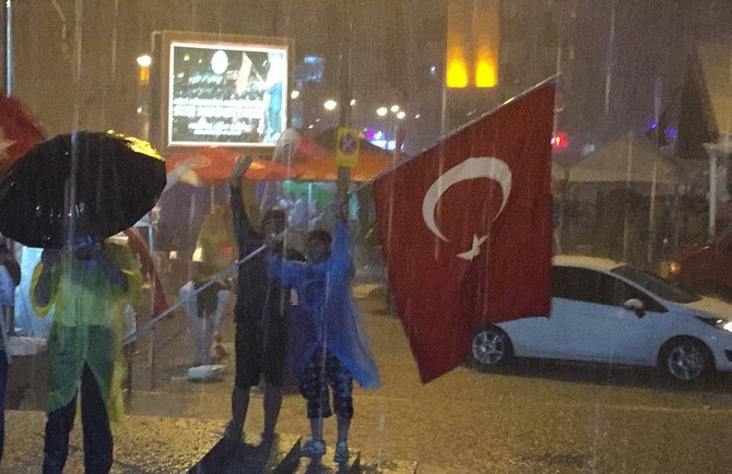 Rize'de Yağmurun Demokrasi Nöbetçileri 51