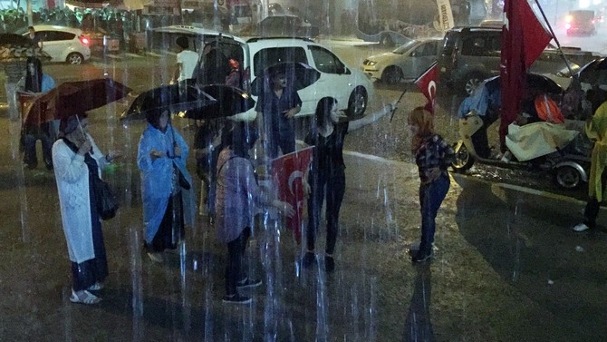 Rize'de Yağmurun Demokrasi Nöbetçileri 56