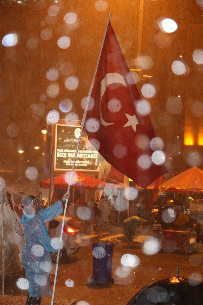 Rize'de Yağmurun Demokrasi Nöbetçileri 64