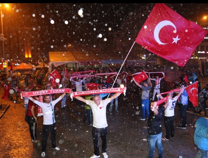 Rize'de Yağmurun Demokrasi Nöbetçileri 7