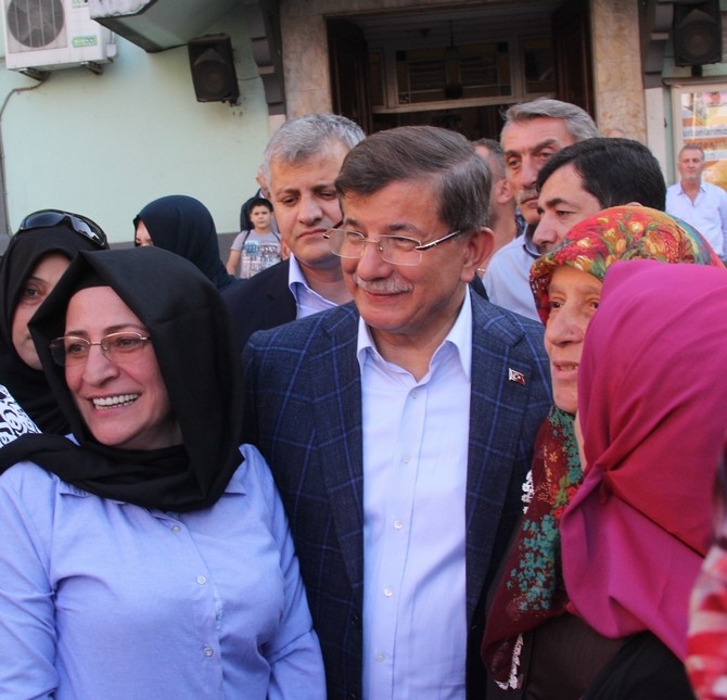Eski Başbakan Ahmet Davutoğlu Rize’de 2