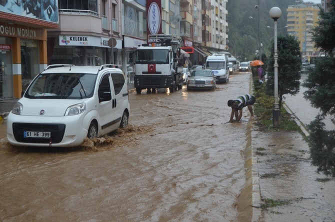 Trabzon ve Giresun'da şiddetli yağış 15
