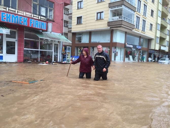 Trabzon ve Giresun'da şiddetli yağış 24