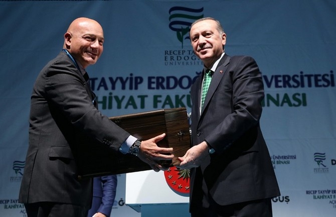 Erdoğan, RTEÜ İlahiyat Fakültesi Binasının Açılışını Yaptı 10