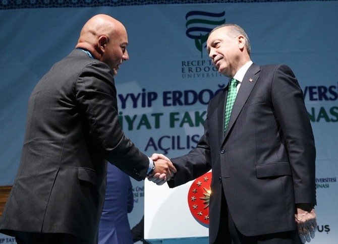 Erdoğan, RTEÜ İlahiyat Fakültesi Binasının Açılışını Yaptı 12