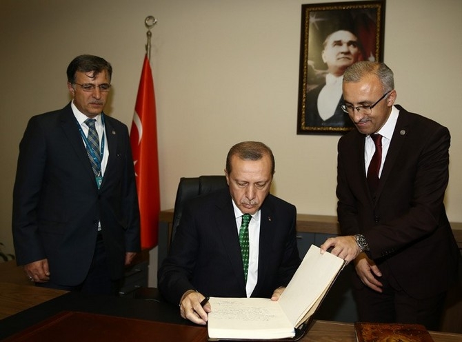 Erdoğan, RTEÜ İlahiyat Fakültesi Binasının Açılışını Yaptı 20