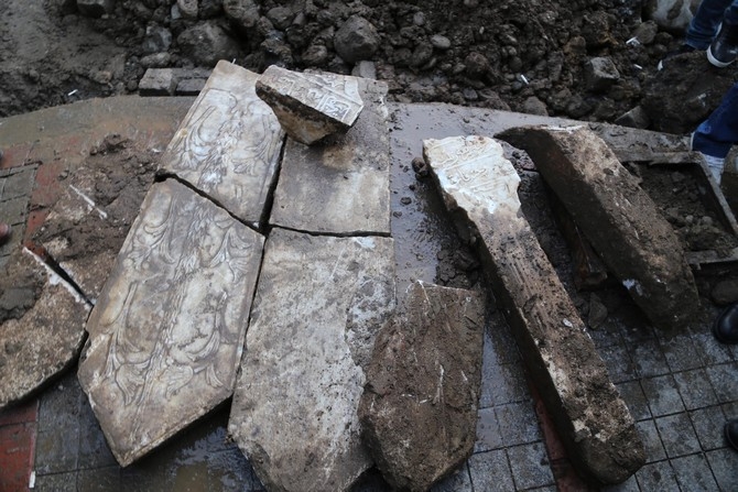 Rize'de 280 Yıl Öncesine Ait Mezar Taşları Bulundu 29