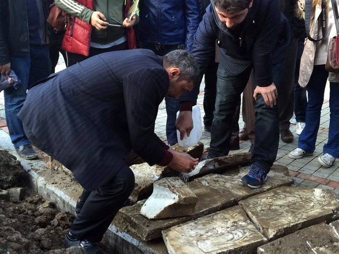 Rize'de 280 Yıl Öncesine Ait Mezar Taşları Bulundu 5