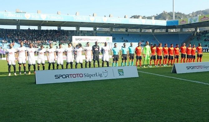 Rizespor-Adanaspor Maçı Fotoğrafları 1