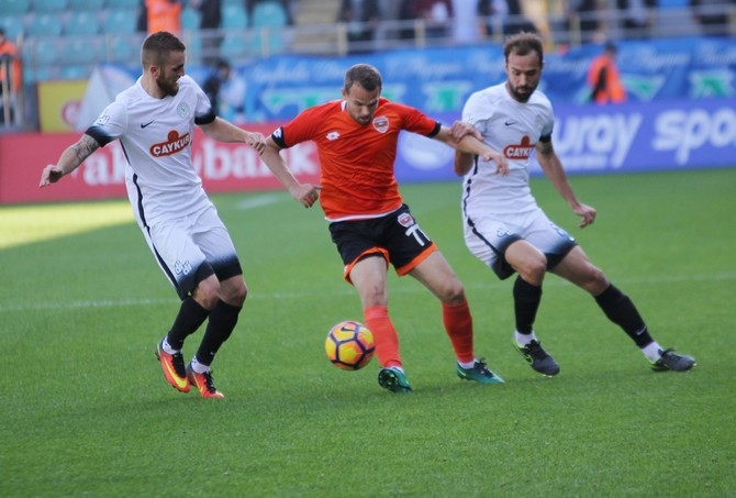 Rizespor-Adanaspor Maçı Fotoğrafları 6