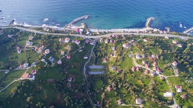 Rize'de doğayla bütünleşen tüneller ilgi çekiyor 11