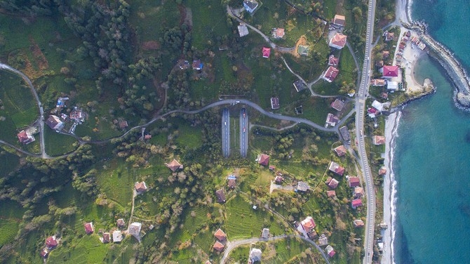 Rize'de doğayla bütünleşen tüneller ilgi çekiyor 7