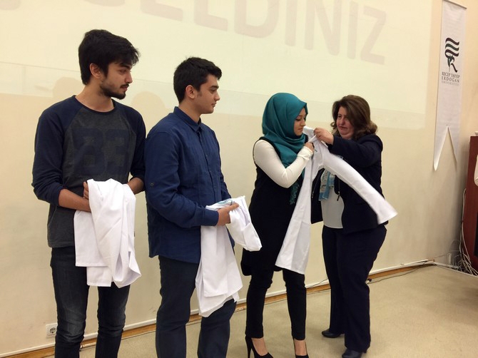 RTEÜ Tıp Fakültesi Öğrencileri Önlüklerini Giydi 41