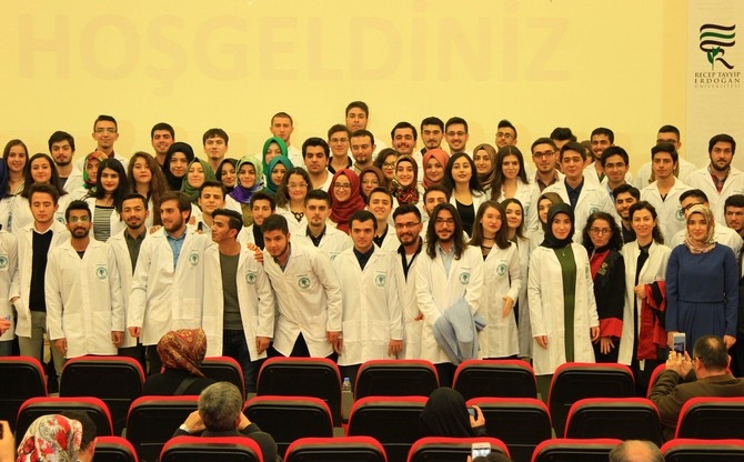 RTEÜ Tıp Fakültesi Öğrencileri Önlüklerini Giydi 76