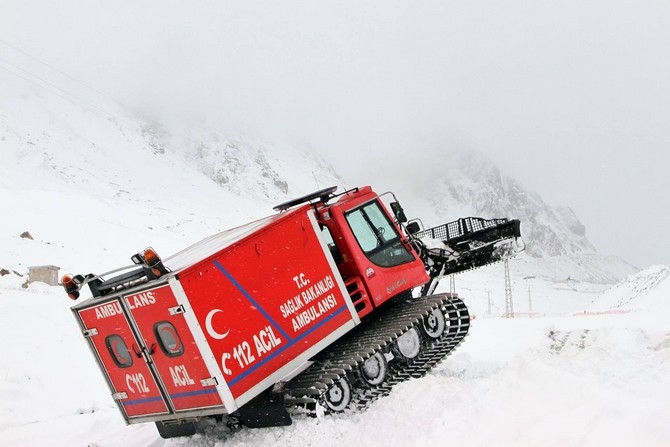 Rize'de Sağlık ekiplerinin "kar tatbikatı" gerçeği aratma 10