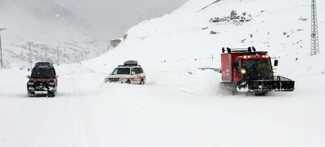 Rize'de Sağlık ekiplerinin "kar tatbikatı" gerçeği aratma 20