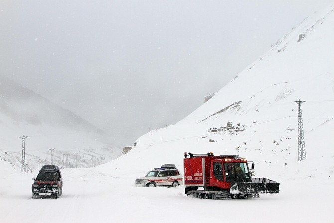 Rize'de Sağlık ekiplerinin "kar tatbikatı" gerçeği aratma 9