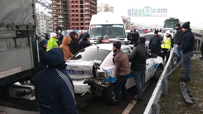 Rize'de Feci Kaza: 15 Araç Kazaya Karıştı 2