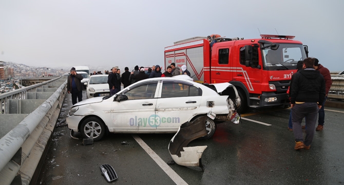 Rize'de Feci Kaza: 15 Araç Kazaya Karıştı 3