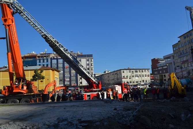 Rize'de Atatürk Heykeli Rize Meydanından Kaldırılıyor 23