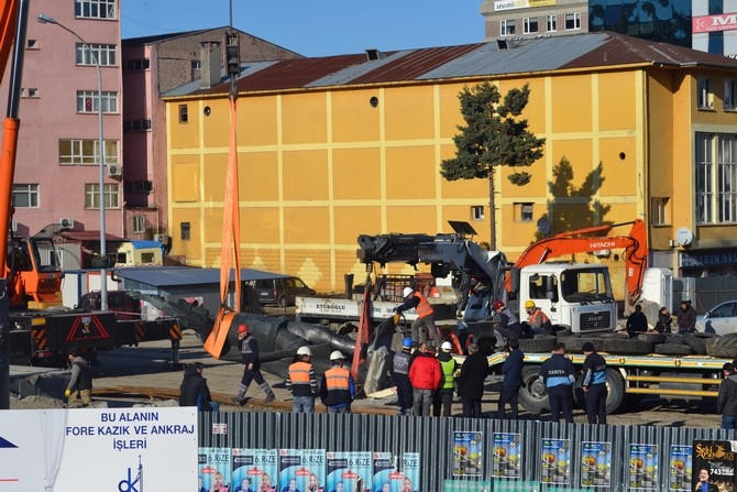 Rize'de Atatürk Heykeli Rize Meydanından Kaldırılıyor 82
