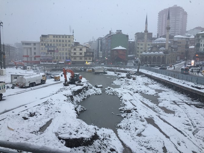 Rize'de Kar Yağışı Şehir Merkezinde Etkili Oluyor 1