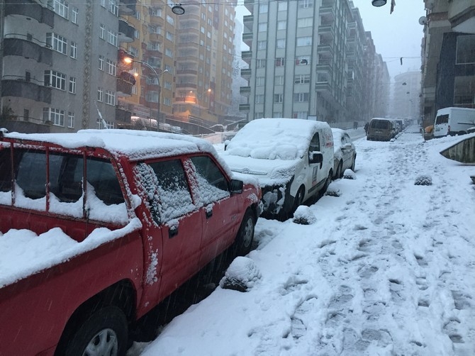 Rize'de Kar Yağışı Şehir Merkezinde Etkili Oluyor 10
