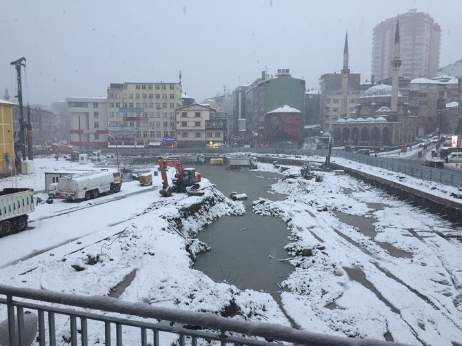 Rize'de Kar Yağışı Şehir Merkezinde Etkili Oluyor 17