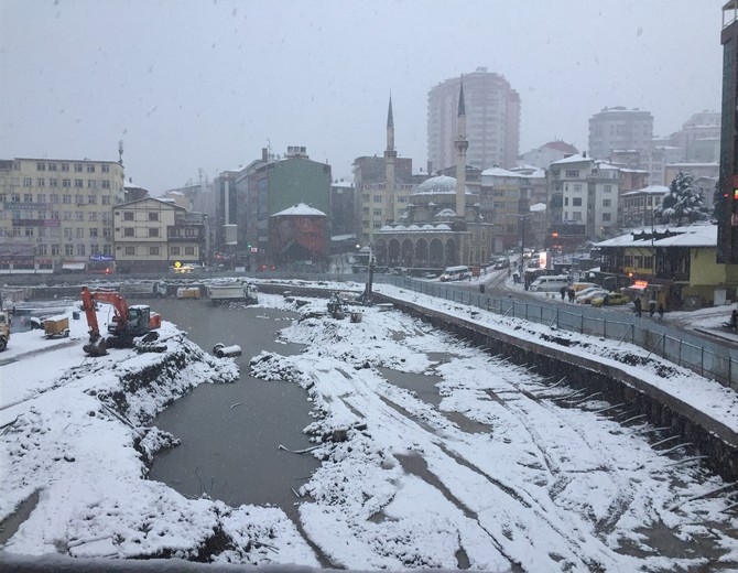 Rize'de Kar Yağışı Şehir Merkezinde Etkili Oluyor 8