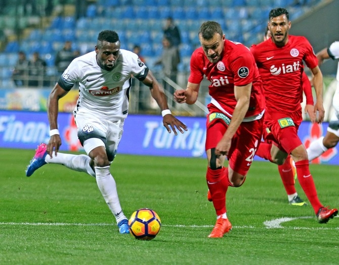 Çaykur Rizespor ile Antalyaspor Maç Fotoğrafları 12