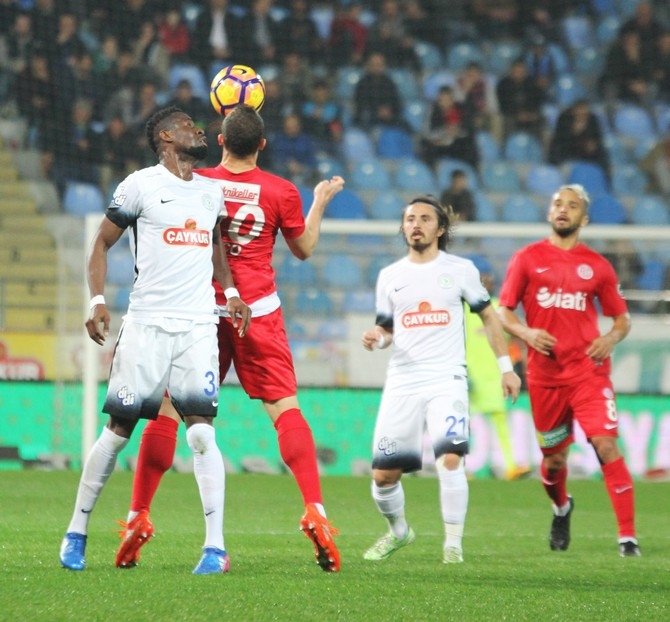 Çaykur Rizespor ile Antalyaspor Maç Fotoğrafları 17