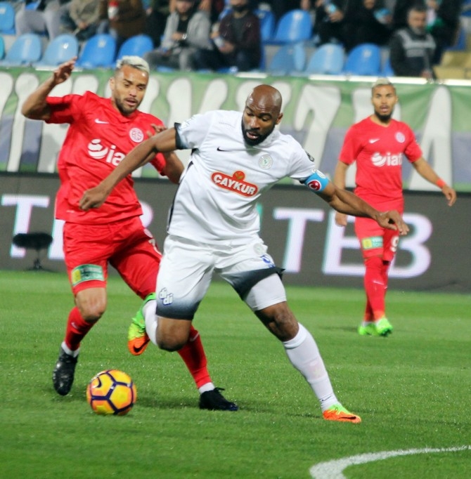 Çaykur Rizespor ile Antalyaspor Maç Fotoğrafları 18