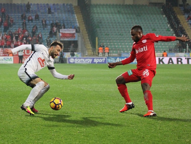 Çaykur Rizespor ile Antalyaspor Maç Fotoğrafları 19
