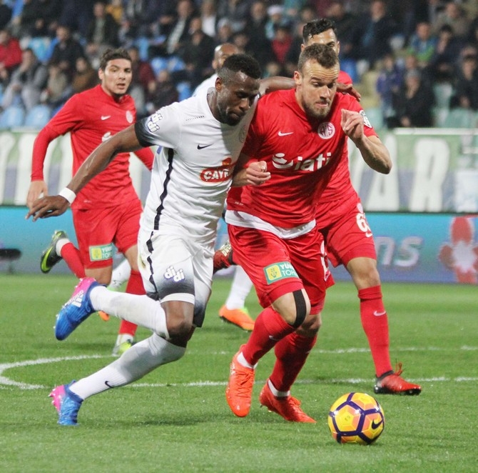 Çaykur Rizespor ile Antalyaspor Maç Fotoğrafları 21
