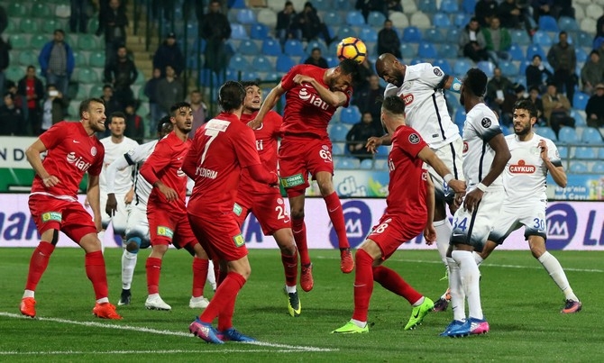 Çaykur Rizespor ile Antalyaspor Maç Fotoğrafları 24