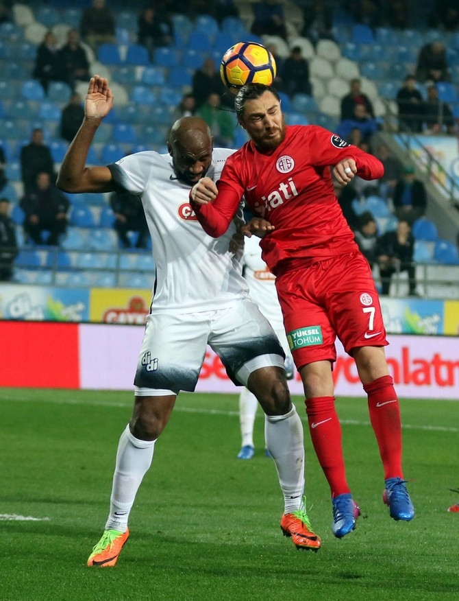 Çaykur Rizespor ile Antalyaspor Maç Fotoğrafları 25