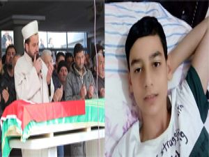 Rize'de Derste Bıçakla Öldürülen Lise Öğrencisi Defnedildi