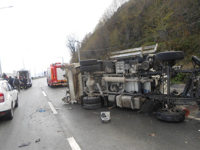 Rize’de Zincirleme Kaza 1 Ölü, 1 Ağır Yaralı 3