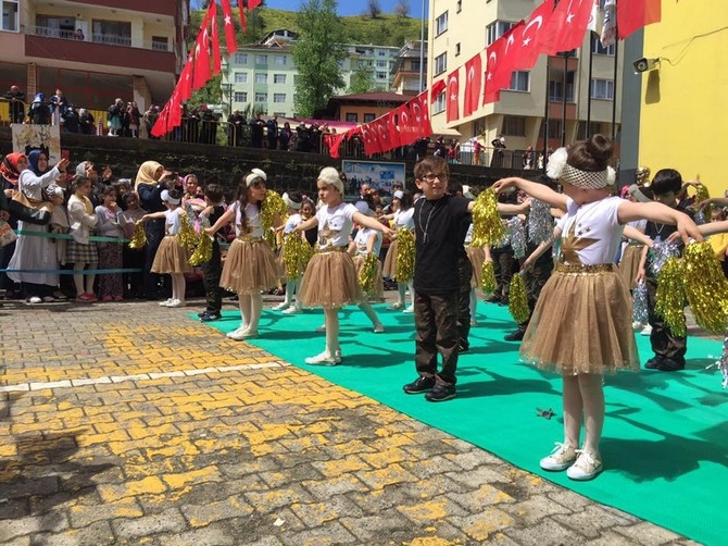 Rize'de 23 Nisan Etkinlikleri Okullarda Devam Ediyor 12